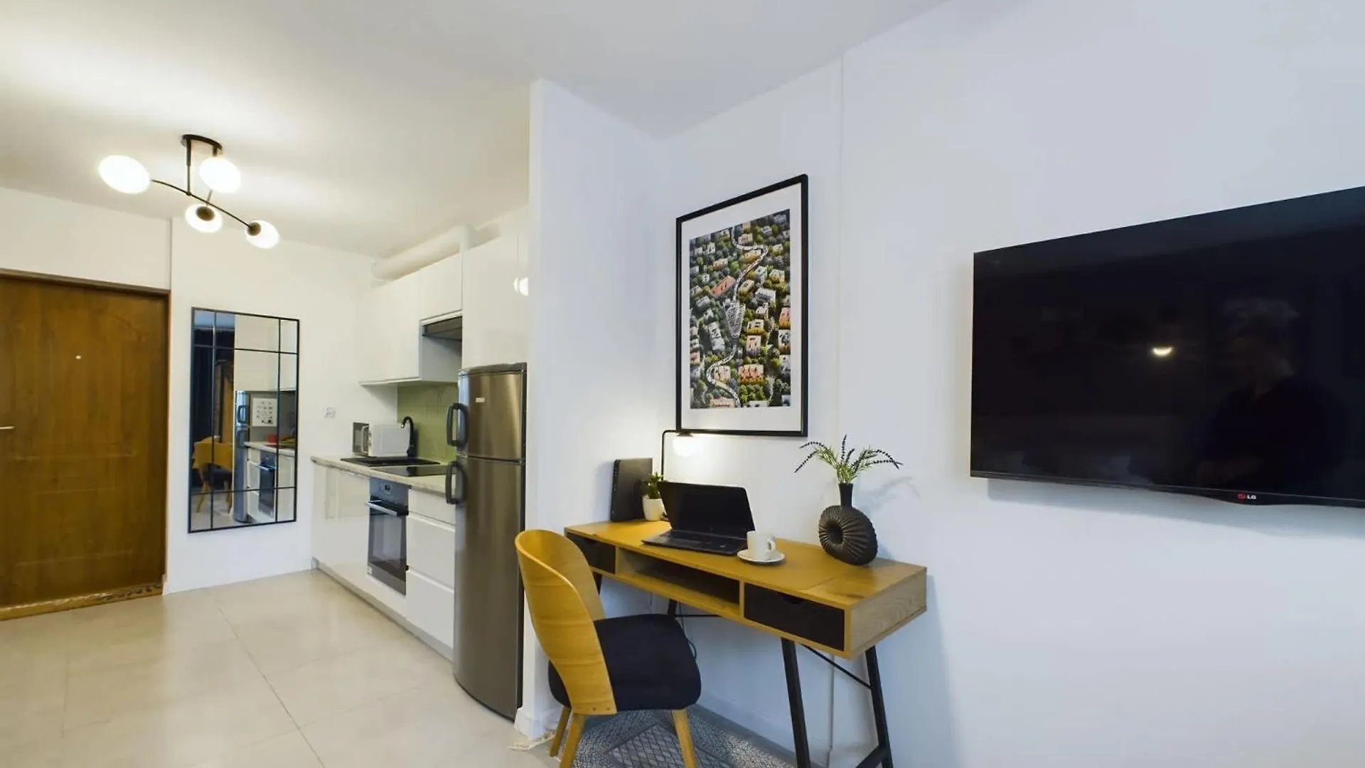 Appartamento Atmospheric Studio For 3 People In Warsaw With Desk For Remote Work By Noclegi Renters