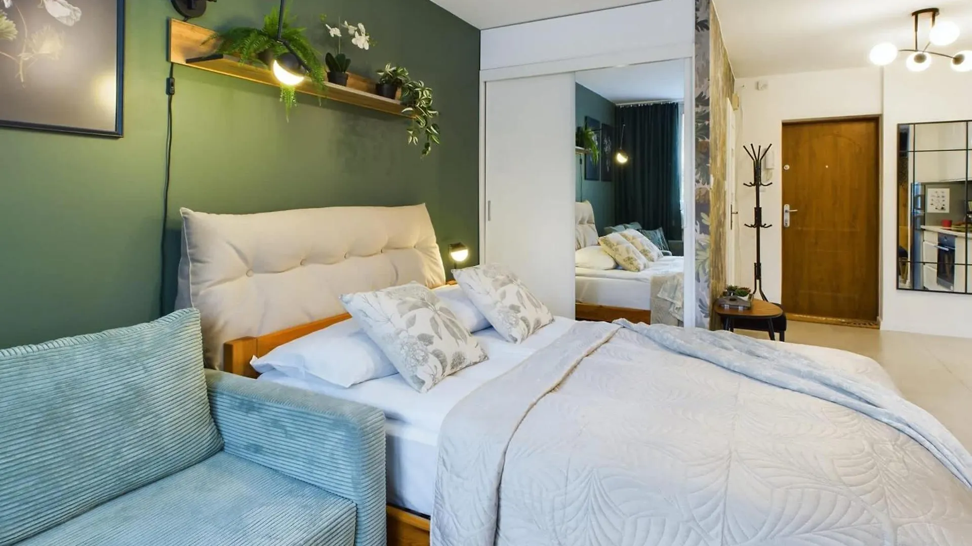 Appartamento Atmospheric Studio For 3 People In Warsaw With Desk For Remote Work By Noclegi Renters