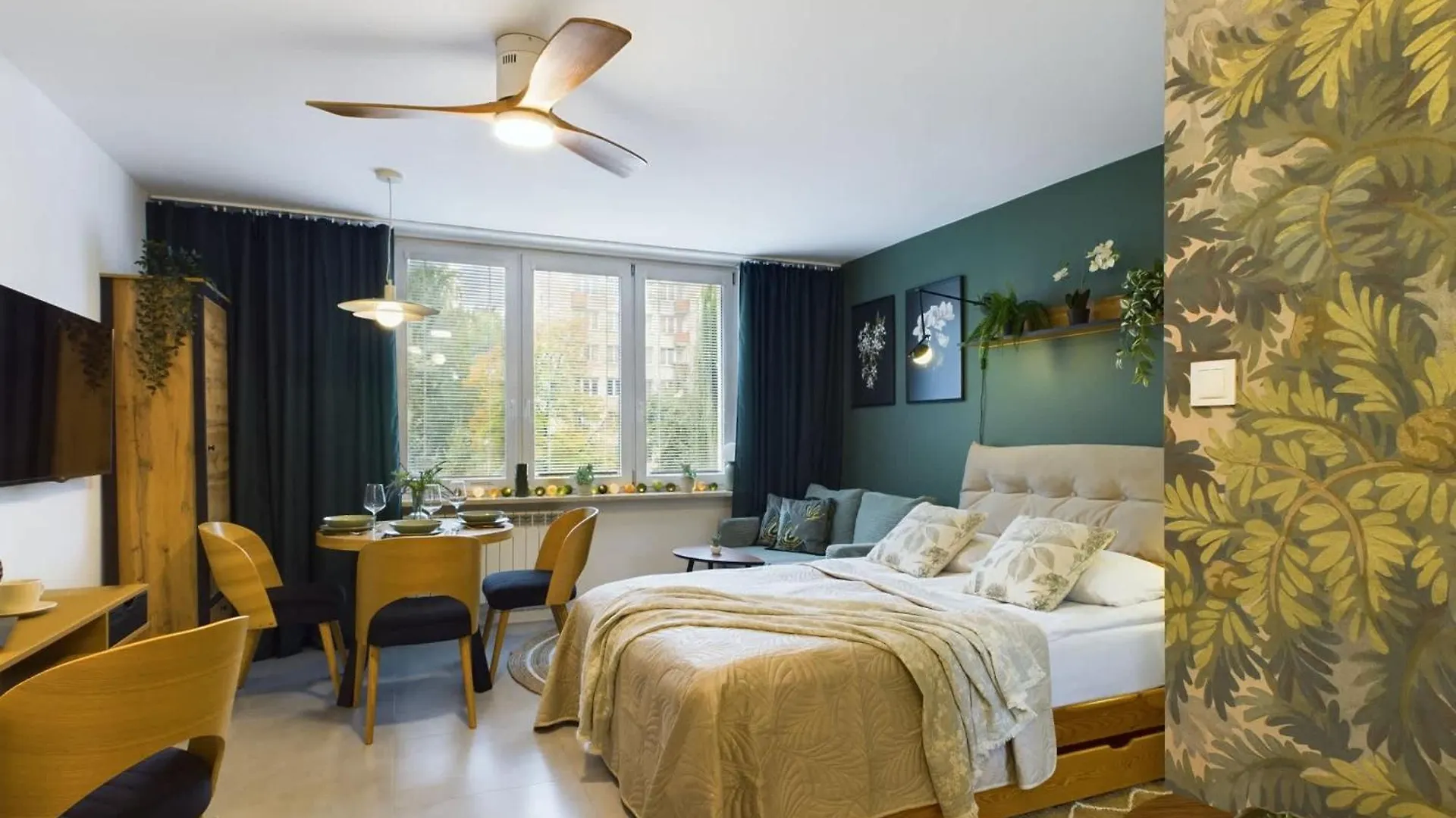Atmospheric Studio For 3 People In Warsaw With Desk For Remote Work By Noclegi Renters location